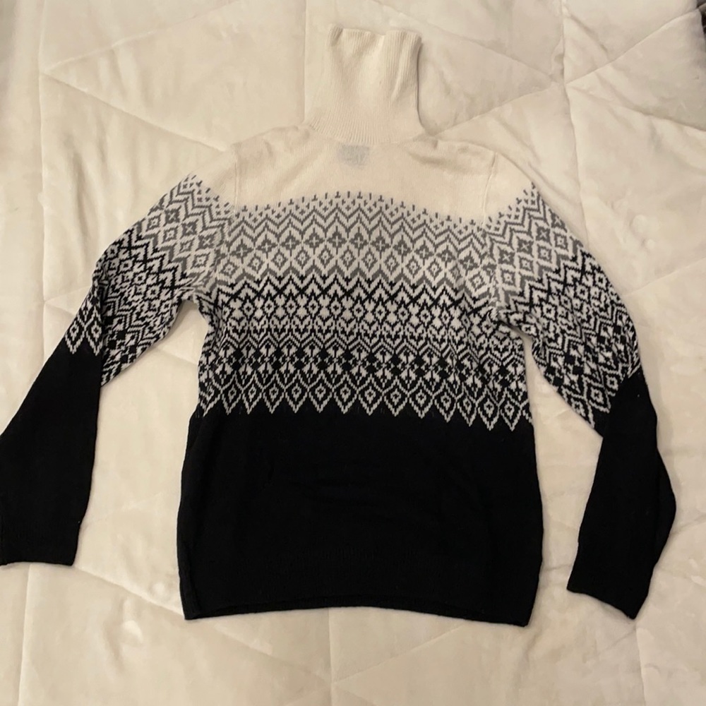 Thick European H&M turtle neck